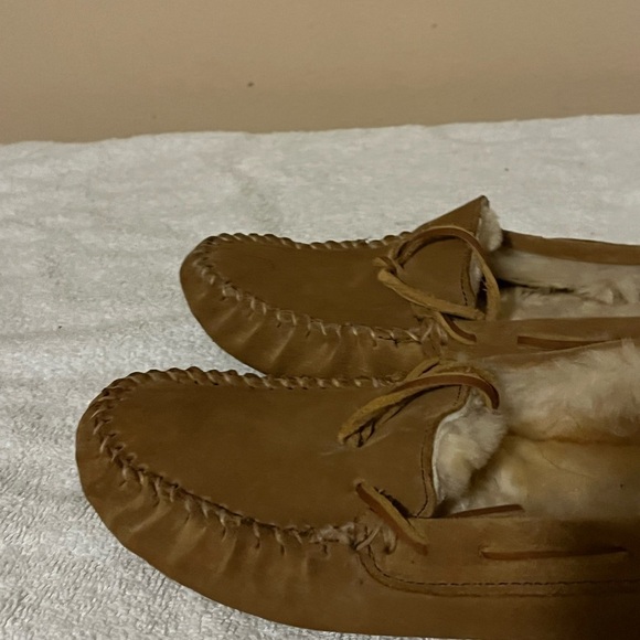 Minnetonka Tan Shoes Sz 10 main image 6